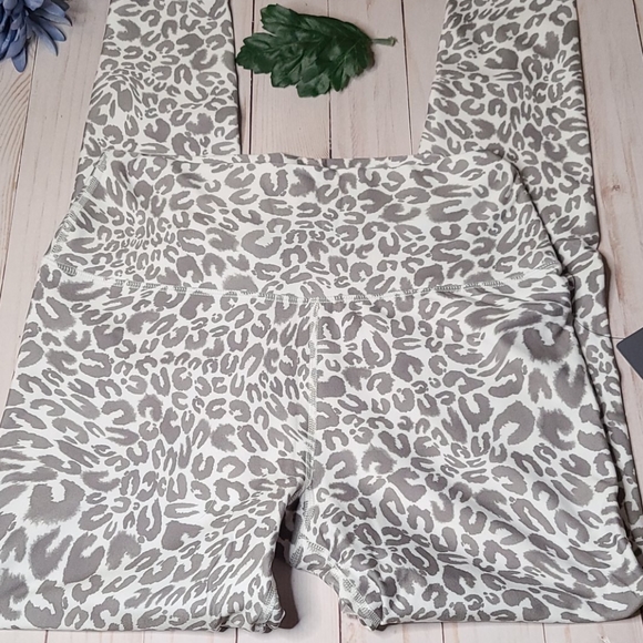 Scorpio Sol High Waist Leggings - Picture 4 of 4